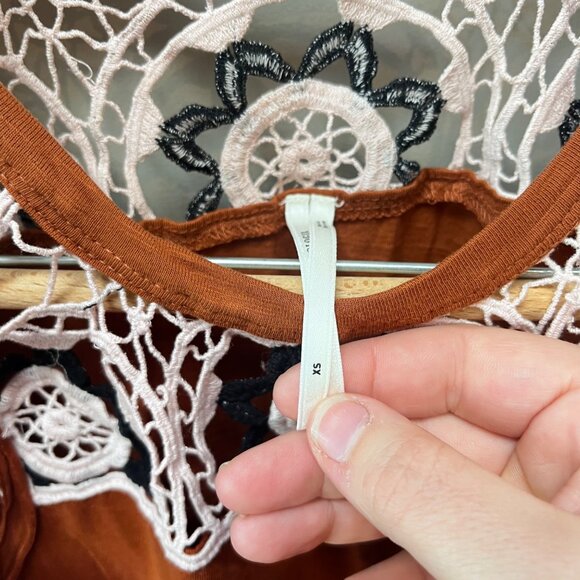 Anthropologie Lace-Trimmed Rust Orange‎ Top XS - Picture 7 of 9
